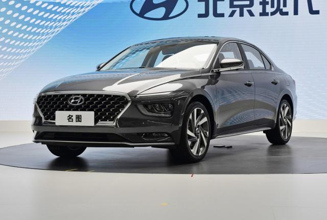 现代造出“宽体轿跑”，1.5T+CVT，名图外观个性，年轻人的菜