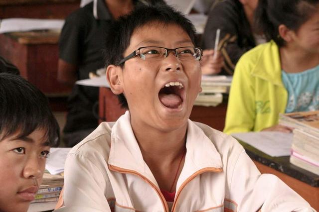 孩子上课玩橡皮擦，班主任批评不管用，成绩好又顽皮的孩子真难教