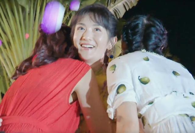 带翅膀的蜗牛|妻子团给谢娜准备生日惊喜，谁注意她第一个抱的是谁？关系很亲近