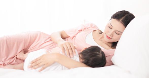 婴儿|一晚上醒5次的宝宝终于睡“整夜觉”了，掌握宝宝的睡眠规律，3招搞定“睡渣”宝宝