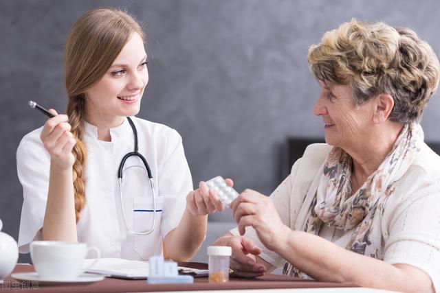 老年痴呆是什么原因造成的？想要早期预防，这几点不妨做好