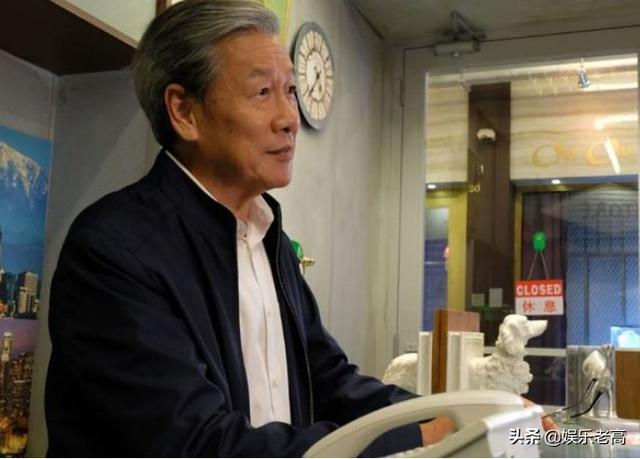 龙套跑了50年，只为还房贷养儿子，73岁在颁奖礼宣布：干不动了|电影工厂