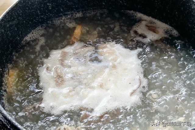 冬至到了，有条件别忘给家人炖这锅热汤，驱寒暖胃寓意好