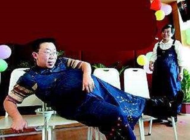 超级宝妈▲准爸爸体验“一天孕妇”，才绑上西瓜3小时，丈夫就说“不生了”