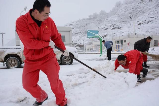 扫雪用具哪家强？长庆人把家底全亮出来了