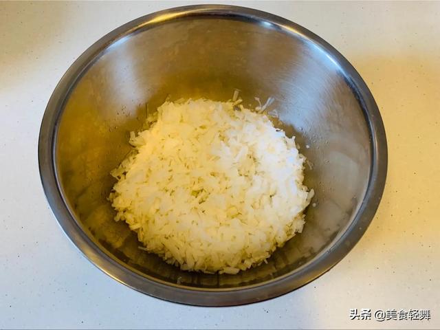 白萝卜做饺子，不要焯水了！教你3招去辛辣，鲜香味美还不出水