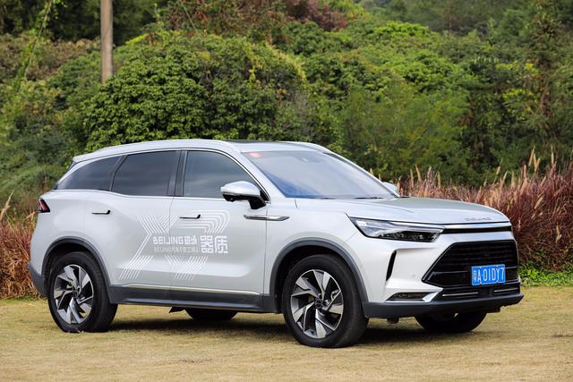蓝鲸试驾丨BEIJING X7的“器质学”演绎