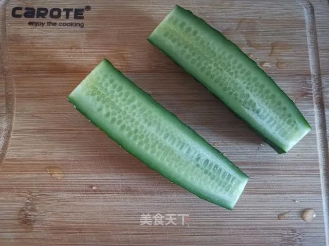 草莓水果盘：缤纷的色彩让人心旷神怡