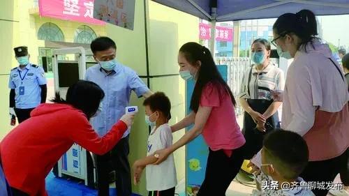齐鲁聊城发布|萌娃归队，“神兽”回笼——我市1-2年级、幼儿园学生开学首日见闻