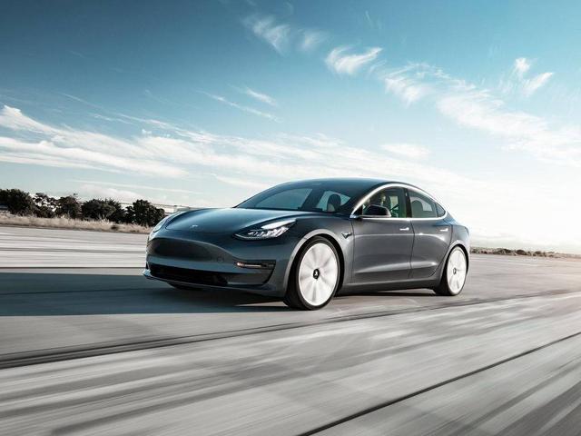 登顶年度新能源销冠，特斯拉Model 3国内销售近14万辆