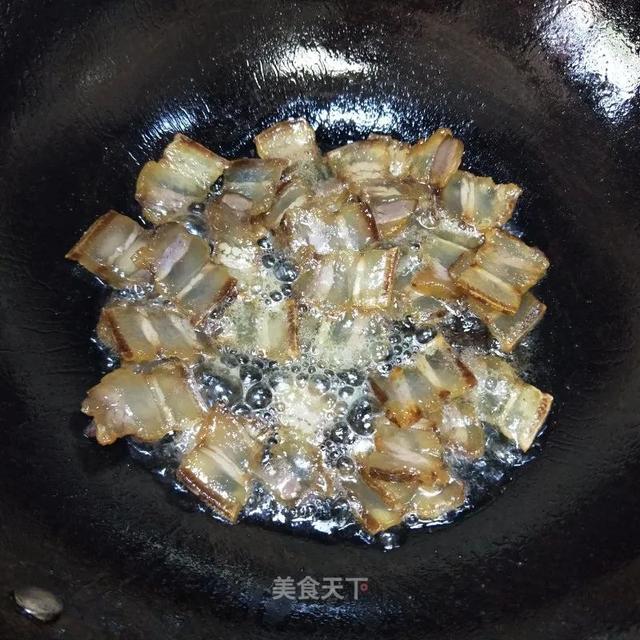 等了一年的腊肉，忍不住想尝尝鲜！味道醇香，百搭又下饭