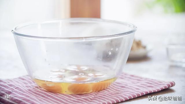「你的育儿经」大人孩子都爱吃这道美味糕点，香甜柔软怎么吃都不腻！
