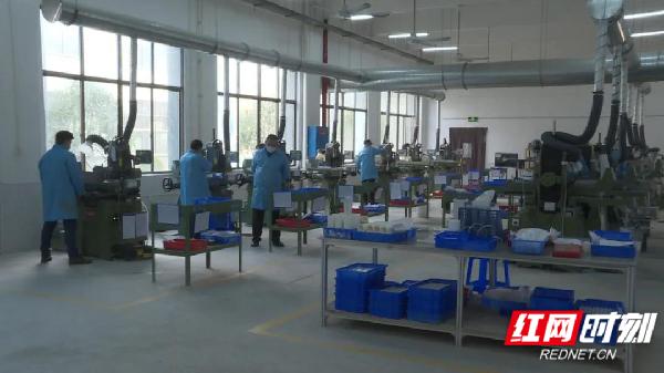 公司|新春上班第一天 祁阳高新区倒排工期赶“订单”