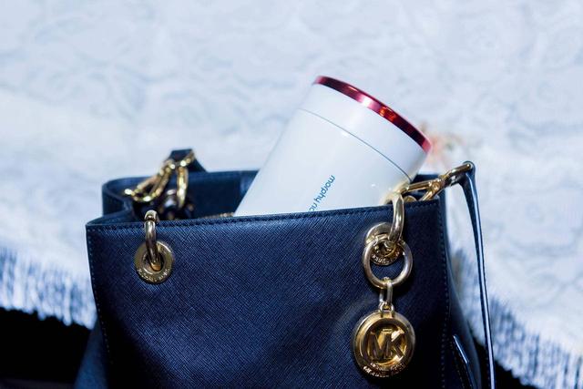 出门用自己的水杯，养生又健康，体验摩飞便携烧水杯