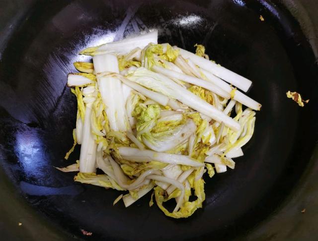 冬天碰到这菜别手软，一次做一大锅，家人全爱吃，鲜香下饭有营养