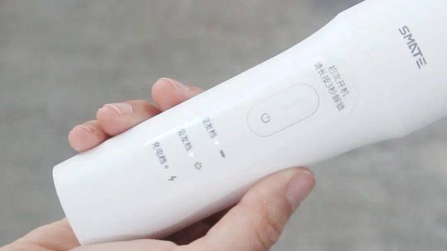 [你的育儿经]带宝宝去理发托尼都没招！不如自己帮孩子修剪，这款理发器适合你