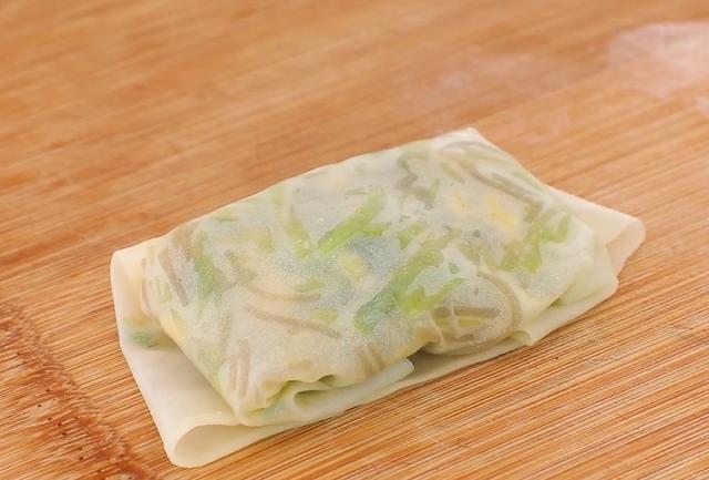 一个萝卜，两个鸡蛋，这样做超好吃，皮薄大馅，香酥多汁比包子香