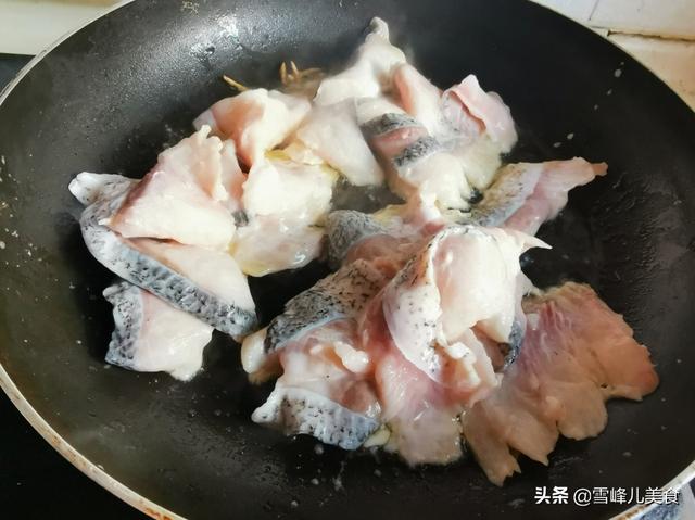 鱼肉多吃也不胖，实惠营养高，这样做一锅味道鲜美特下饭