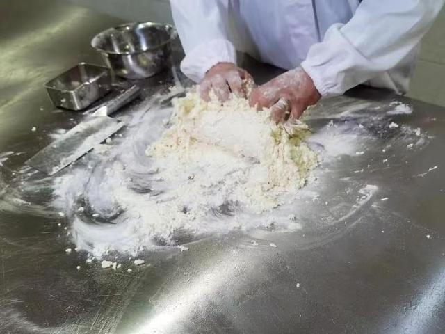 酒糟荷叶小馒头，桐庐仁智馒头产业园试生产酿大产业