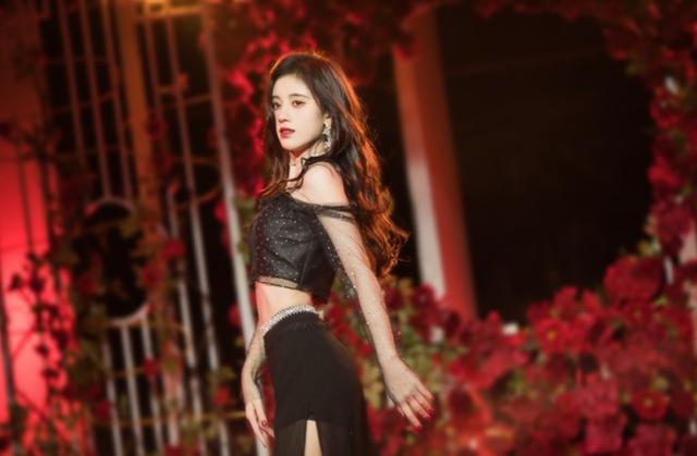 [天天观娱乐]鞠婧祎地位不保！日媒移情别恋，“四千年美女”称号易主