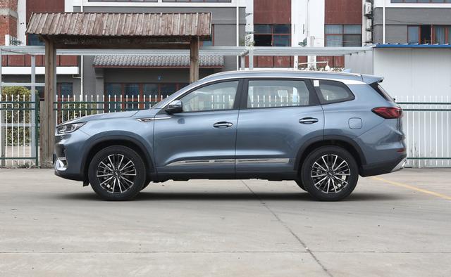 国产SUV阵营再添精品，1.6T带出197马力，瑞虎8PLUS顶配15.99万