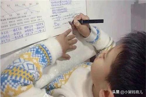 【你的育儿经】五岁男孩竟然写得一手好字，规整似印刷体，家长功不可没