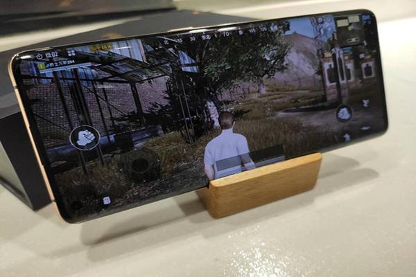 #中国网#OPPO Find X2 Pro上手体验：外观尽显奢华气息“牛奶屏”流畅度无以言表