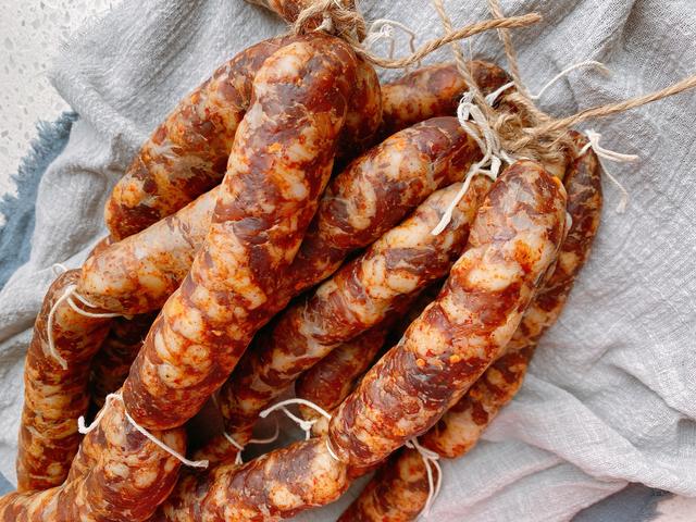 想吃川味香肠不用买了，配方和做法都告诉你，麻辣咸香，味道正宗