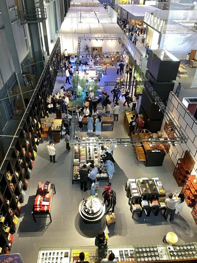家具|第45届国际名家具展昨天东莞开幕，全球1500多品牌亮相