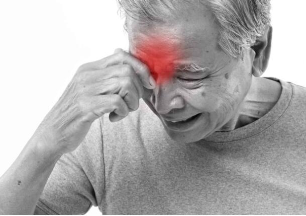 患有血压高，出现这3种异常，当心脑梗已找上门，要提高警惕