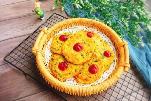 1个萝卜，2个鸡蛋，混合均匀上锅一煎，3天不吃馋得慌，非常香