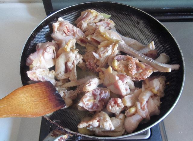 炖鸡汤，不要先焯水或者直接炖，教你正确做法，鸡汤鲜香，无腥味