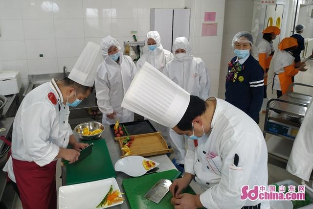 青岛红黄蓝开展厨艺大赛 以赛促进提高幼儿饮食品质