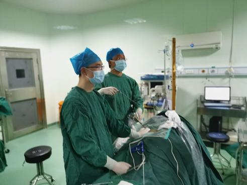 下床|椎间盘突出症的治疗，微创解决很轻松