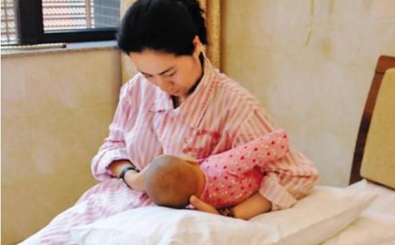 #你的育儿经#产后母乳太多不想浪费，宝妈私自做主“犒劳”丈夫，医生：太胡闹