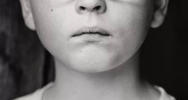 「超级宝妈」孩子的抑郁症都是父母逼出来的？如果出现这10个苗头，家长要注意