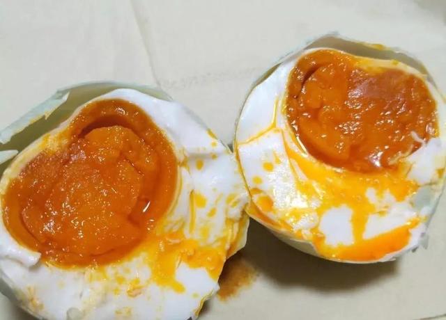 腌咸蛋的传统做法，不用裹泥，不用盐水，28天流油起沙