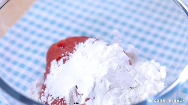 「超级宝妈」1岁了还没吃过这样的辅食?浪费了多少变聪明的机会!补铁又补钙