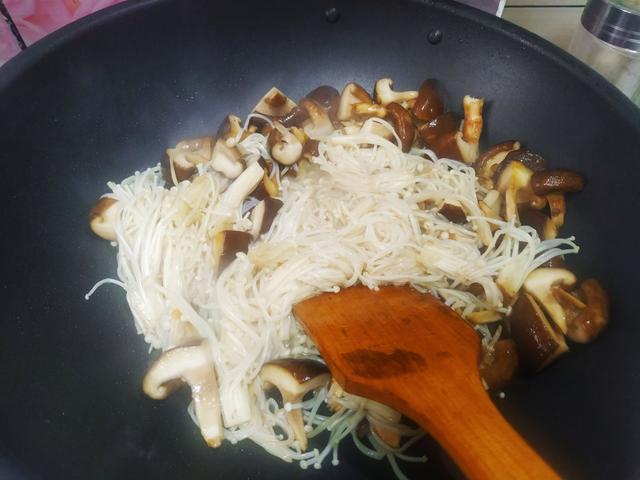 天气越来越冷，吃腻了羊肉汤，不妨试试它，价格便宜，人人吃得起