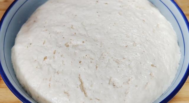 冬天发面太简单，教你一招，10分钟发满盆，包子馒头蓬松暄软香