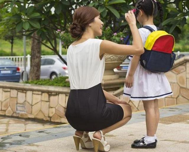 「超级宝妈」＂请别给女孩穿裙子＂，幼儿园老师这样回答：＂除了臭美没任何好处＂