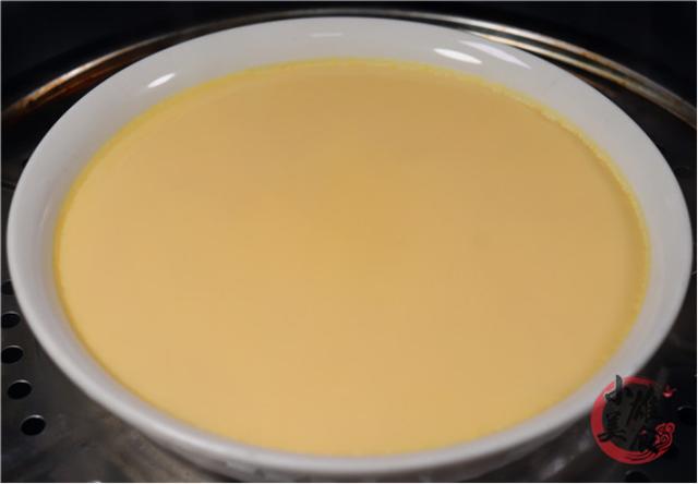 蒸鸡蛋羹时，加“它”不加水，口感比豆腐脑嫩，营养还翻倍