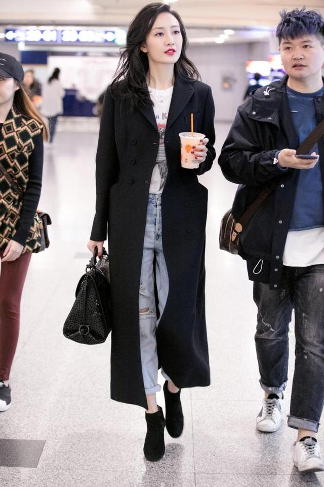 能驾驭烈焰红唇，也能素颜以对，王鸥的时尚感告诉你为何她是品牌的宠儿|影视交流地