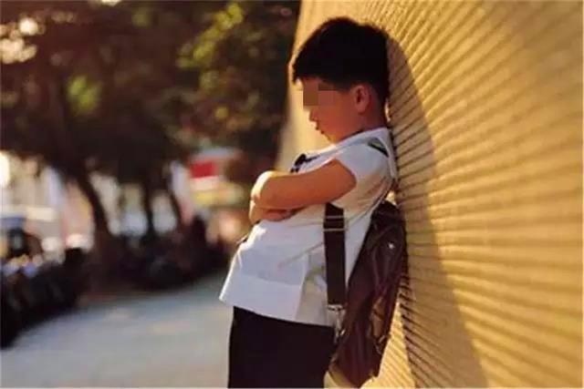 「你的育儿经」家有男孩的，父母在这3方面越“舍得”，孩子将来越有出息