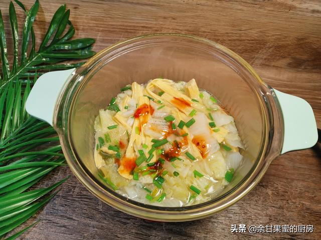 三种食材烩一锅，简单快捷10分钟内上桌，有荤有素，味道鲜美