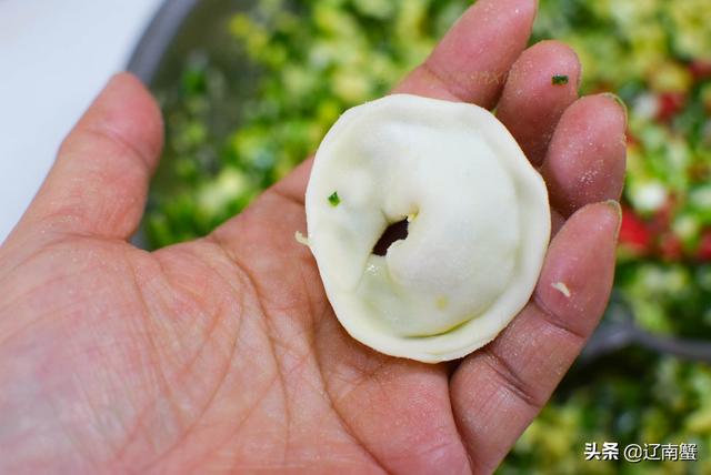 老妈做的素三鲜饺子，看着不起眼，隔几天不吃就会想