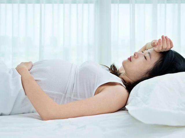 亲情家族|孕期背痛难忍怎么办？教你这些坐站躺的小诀窍，帮你解决困扰。