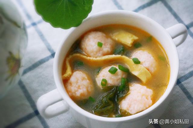 超级宝妈：进入春天，不吃肉也要吃这丸子汤，一周吃2次，宝宝长高个