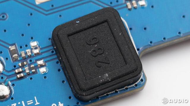 拆解报告：天猫精灵 CC MINI 带屏智能音箱