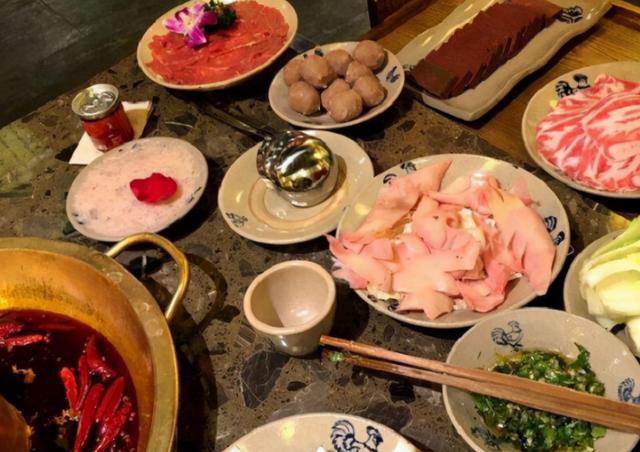 冬天吃火锅最爽，不过这4个菜最好别点！火锅店老板自己都不吃
